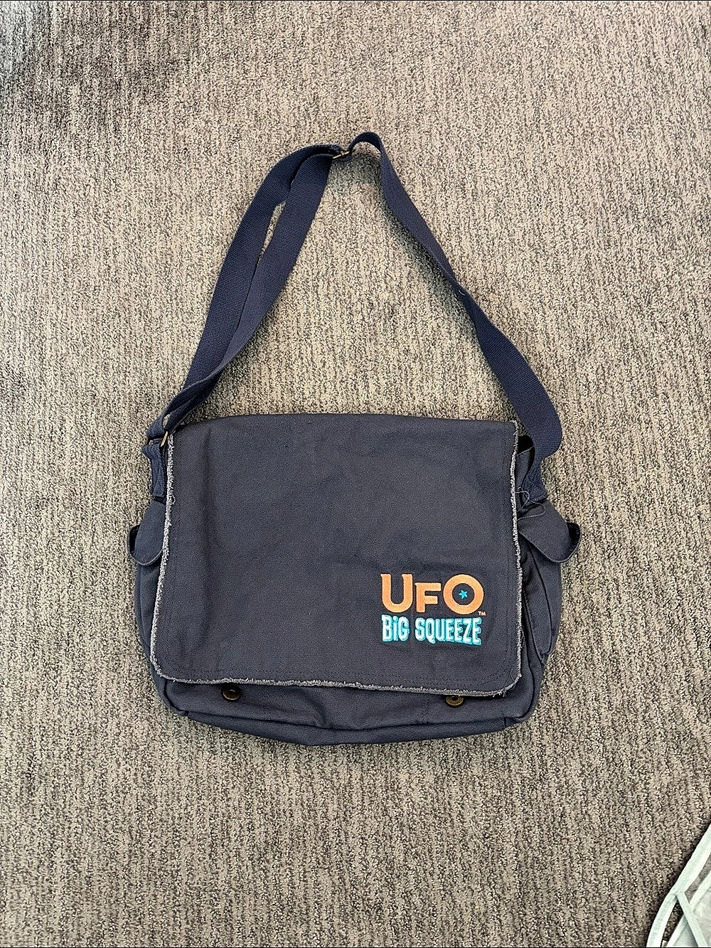 UFO Big Squeeze Beer ShoulderMessenger Bag in Blue